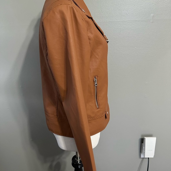 Vine & Valley women’s size M faux leather Moto‎ crop jacket/front zip closure - Picture 5 of 10